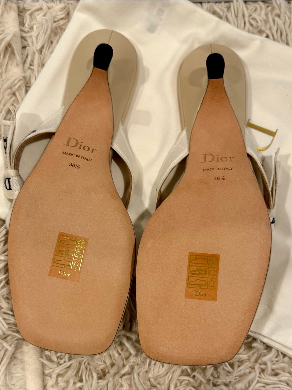 Dior J’Adior Trench Beige Embroidered White Cotton Thong Sandals Size 38.5 NEW - Picture 3 of 6